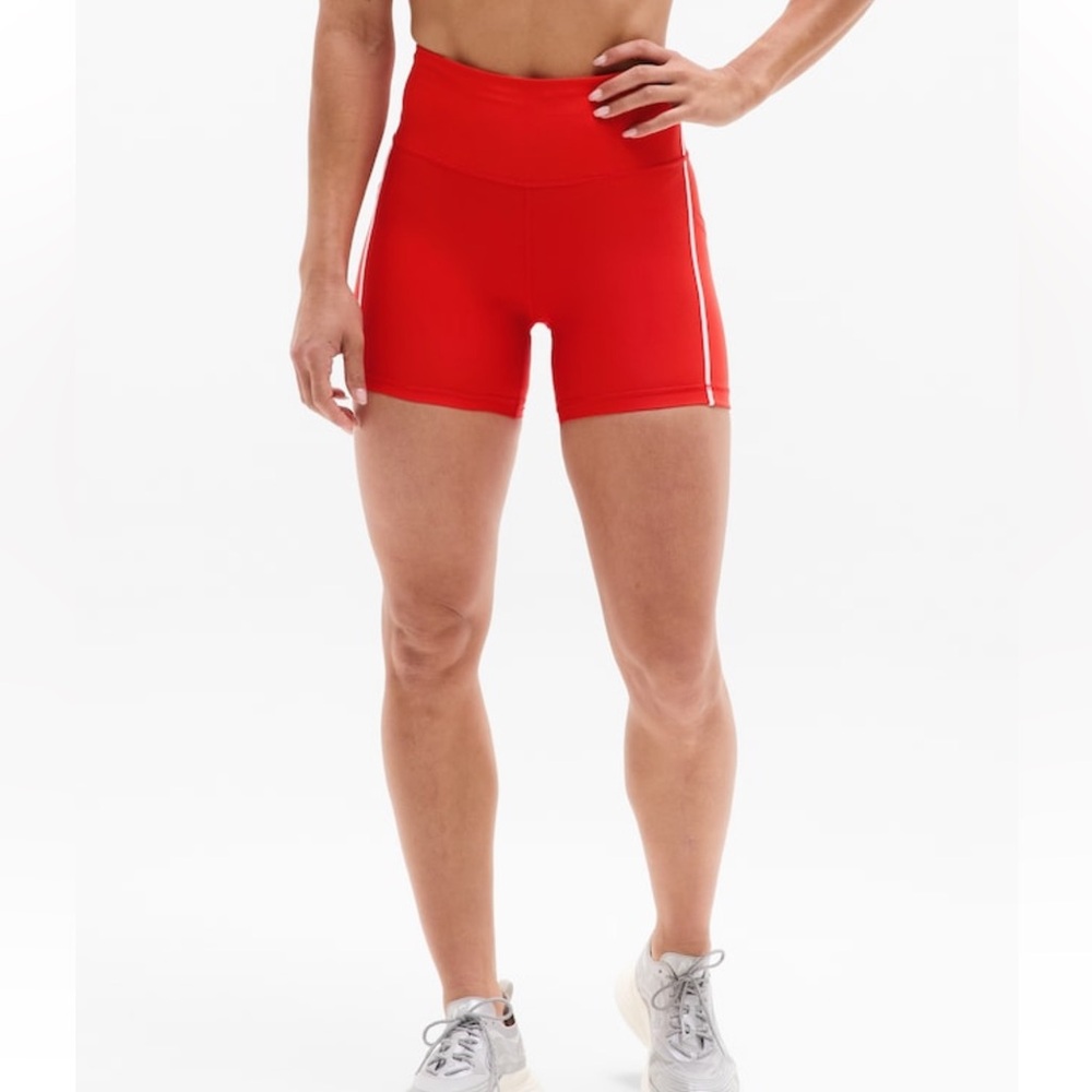 Athleta interval stash high rise shorts